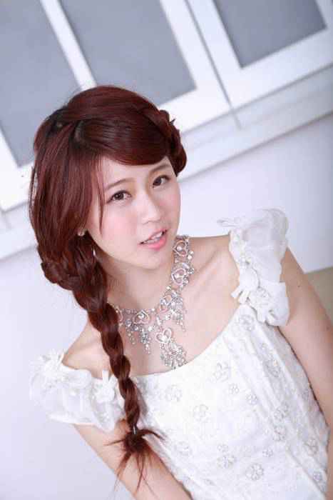[台湾外拍性感mm]ID0153 6335388-20130524電機系女孩白白婚紗棚拍白色誘惑